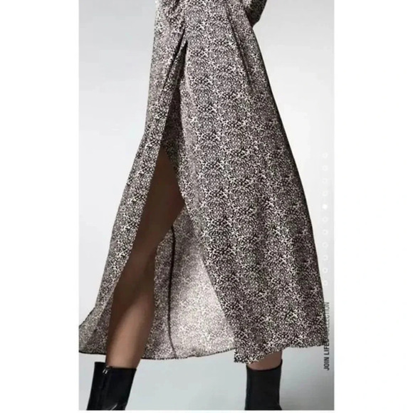 Zara PRINTED MIDI DRESS BLACK / WHITE - - Picture 7 of 14